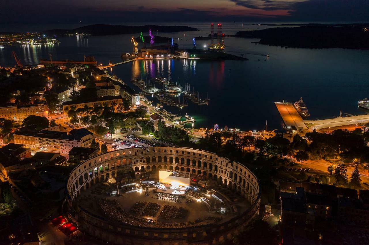Luxury Apartment Jana With Private Parking Pula Zewnętrze zdjęcie